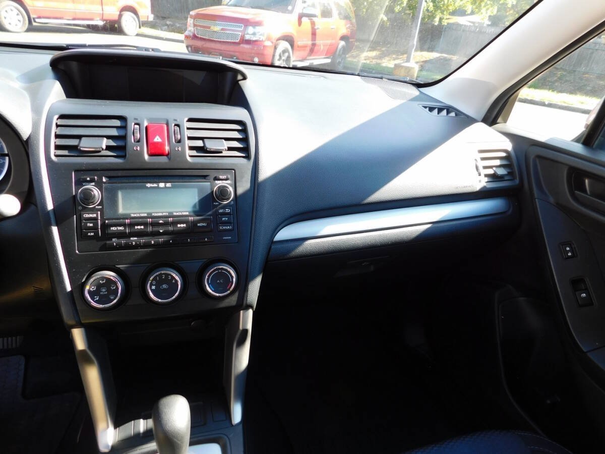 Used 2015 Subaru Forester 2.5i Premium AWD/4WD image 10