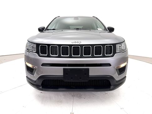 Used 2019 Jeep Compass Sport w/ Tech Group FWD image 11