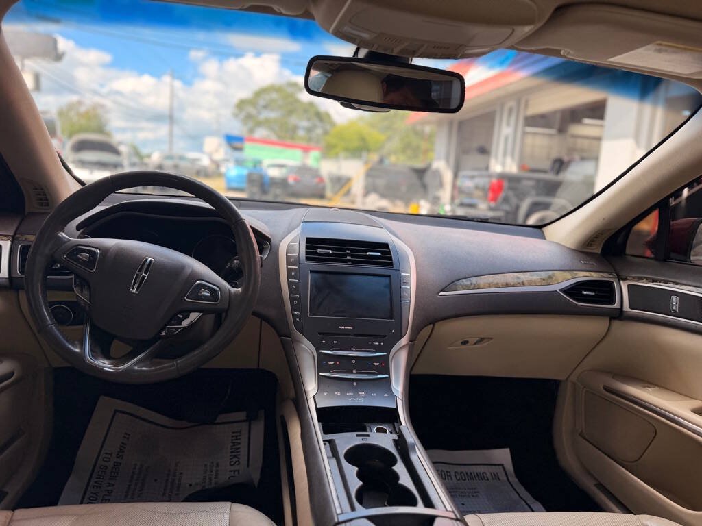 Used 2013 Lincoln MKZ FWD image 15