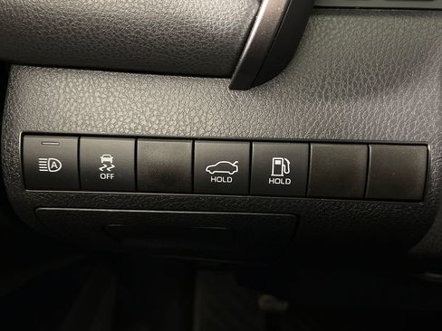 Certified 2020 Toyota Camry SE FWD image 28