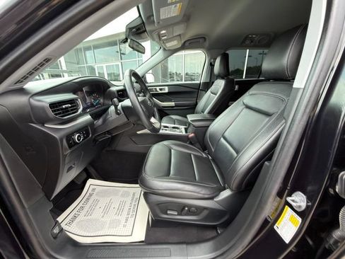 Used 2023 Ford Explorer XLT w/ Equipment Group 202A AWD/4WD image 22