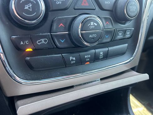Used 2015 Jeep Grand Cherokee Limited AWD/4WD image 11