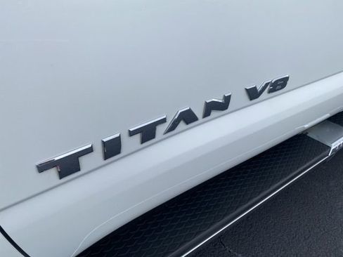 Used 2018 Nissan Titan SL image 31