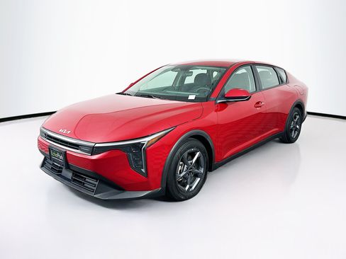 Used 2025 Kia K4 FWD image 3