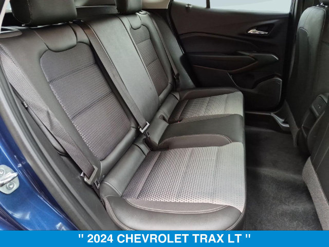 Used 2024 Chevrolet Trax LT w/ LT Convenience Package FWD image 29