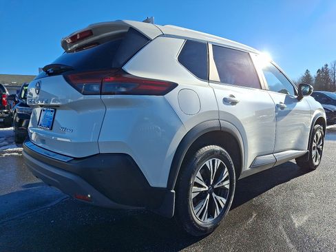 Used 2022 Nissan Rogue SV w/ SV Premium Package image 6