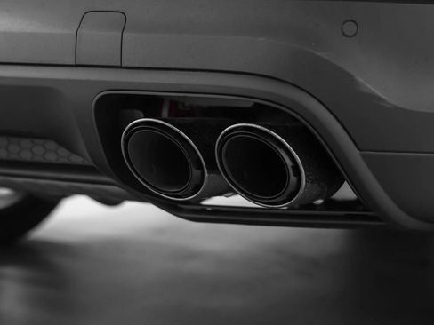 New 2025 Porsche Cayenne image 16