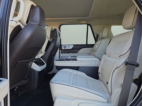 Used 2023 Lincoln Navigator Black Label image 14