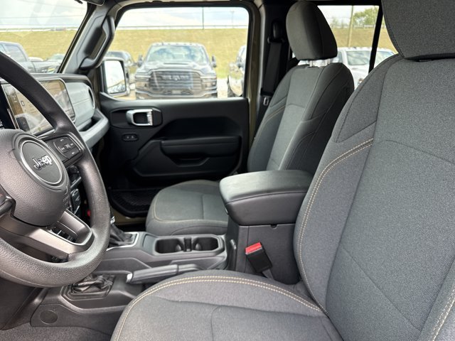 Used 2025 Jeep Gladiator Sport AWD/4WD image 5