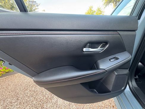 Used 2025 Nissan Sentra SR image 27