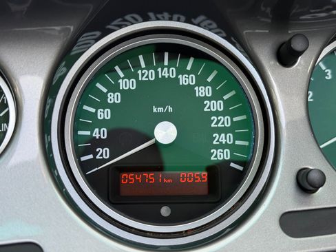 Used 2002 BMW Z8 RWD image 33