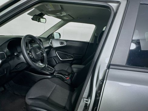 Used 2025 Kia Soul LX w/ LX Technology Package image 13