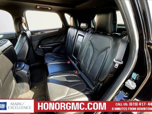 Used 2019 Lincoln MKC Reserve w/ MKC Technology Package FWD image 22