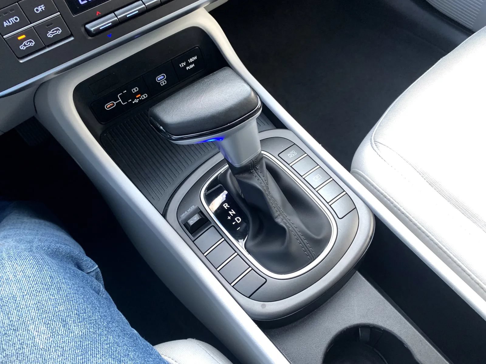 Used 2025 Hyundai Kona SEL FWD image 15