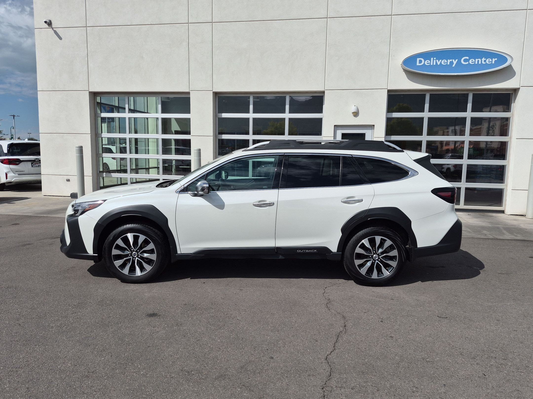 Used 2025 Subaru Outback Touring w/ Popular Package #2 AWD/4WD image 10
