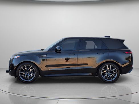 Used 2026 Land Rover Range Rover Sport SE AWD/4WD image 2