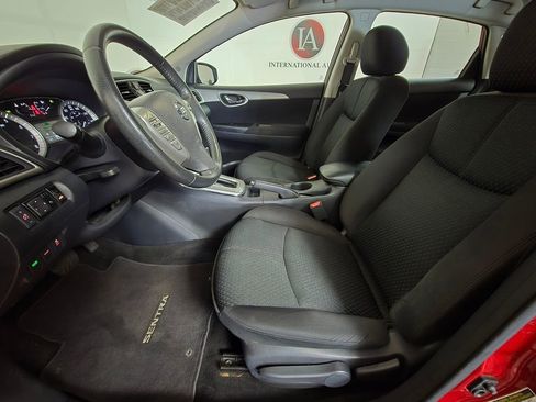 Used 2014 Nissan Sentra SR w/ SR Driver Package FWD image 13