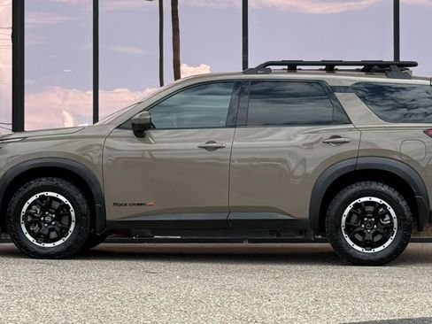 Used 2023 Nissan Pathfinder Rock Creek AWD/4WD image 5
