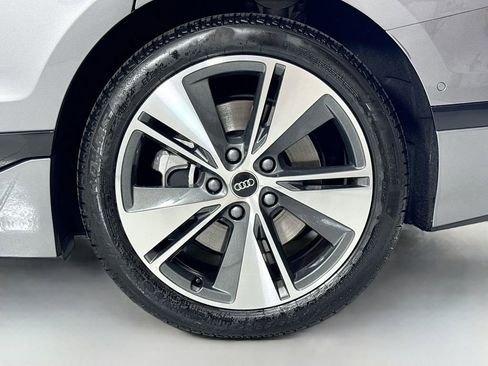 Used 2025 Audi A6 e-tron Premium Plus w/ Premium Plus RWD image 10