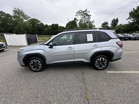 Certified 2025 Subaru Forester Premium AWD/4WD image 5