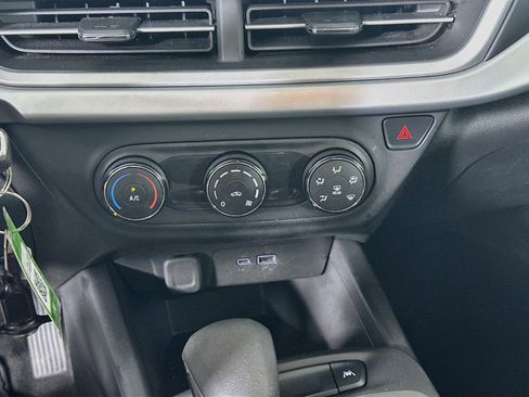 Used 2025 Chevrolet Trax LS FWD image 22