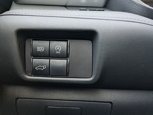 Used 2024 Toyota Highlander LE image 15