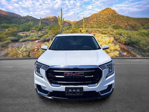 Used 2024 GMC Terrain SLE FWD image 5