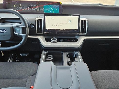 New 2025 Ford Expedition Active image 7