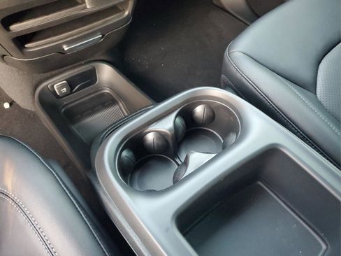 New 2026 Chrysler Pacifica Select AWD/4WD image 26