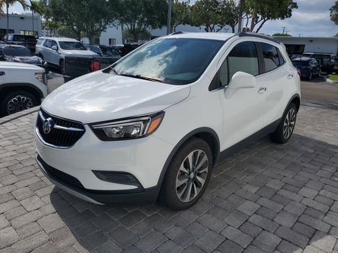 Used 2021 Buick Encore Preferred image 3