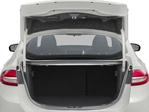 Used 2018 Ford Fusion SE w/ Fusion SE Technology Package FWD image 13