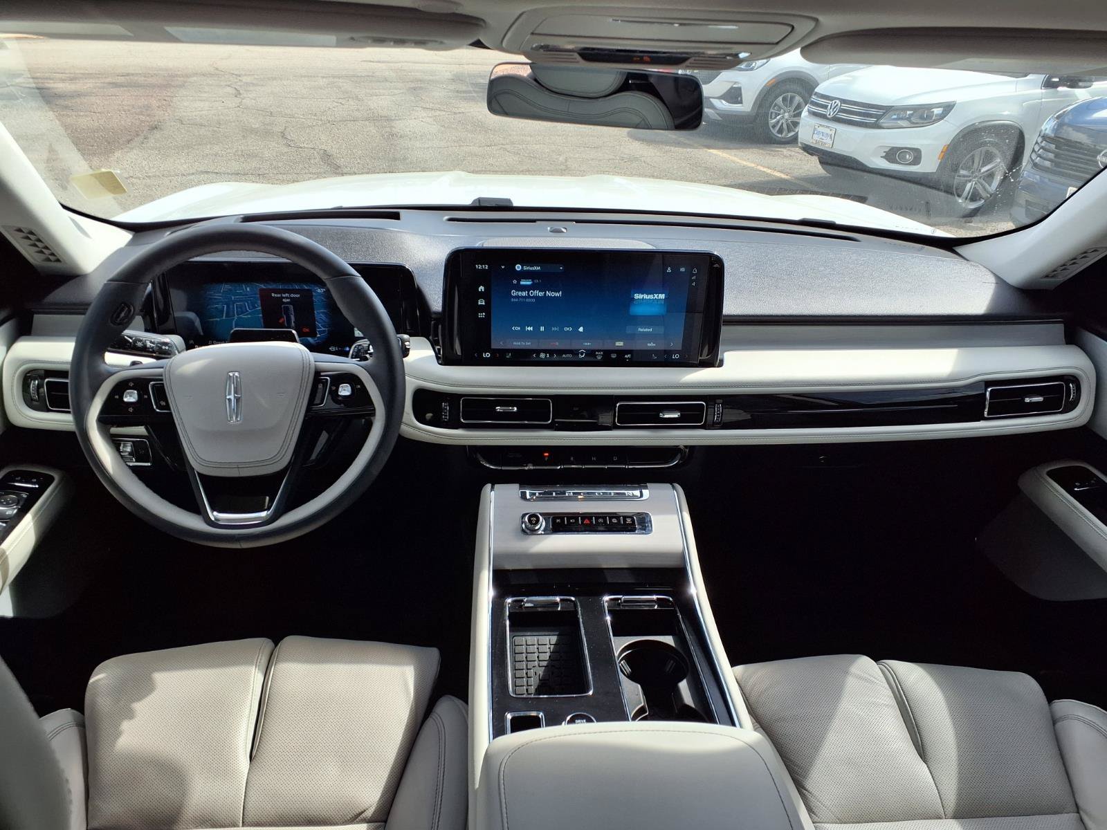 Used 2026 Lincoln Aviator Reserve w/ Luxury Package RWD image 3