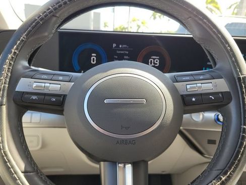 Used 2025 Hyundai Kona SEL FWD image 18