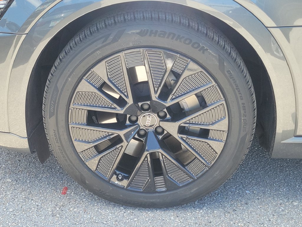Certified 2024 Audi Q8 e-tron Prestige AWD/4WD image 11