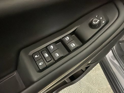 Used 2023 Jeep Grand Cherokee 4WD 4xe image 11