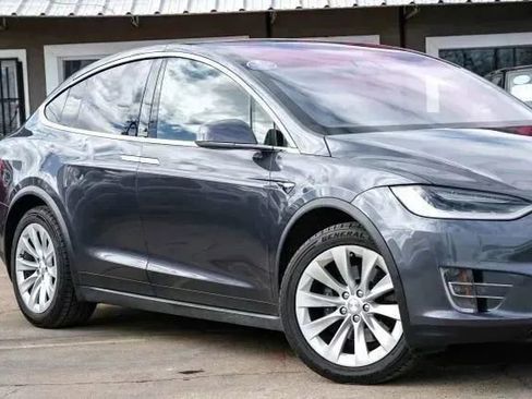 Used 2018 Tesla Model X 100D image 10