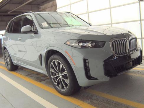 Used 2024 BMW X5 xDrive40i w/ M Sport Package image 2
