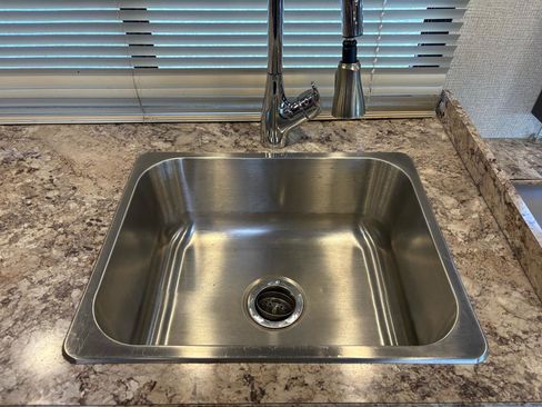 Used 2018 Ford E-450 and Econoline 450 Super Duty w/ Motorhome Prep Package image 62