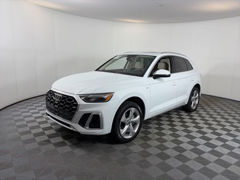 Certified 2022 Audi Q5 2.0T Premium Plus AWD/4WD image 2