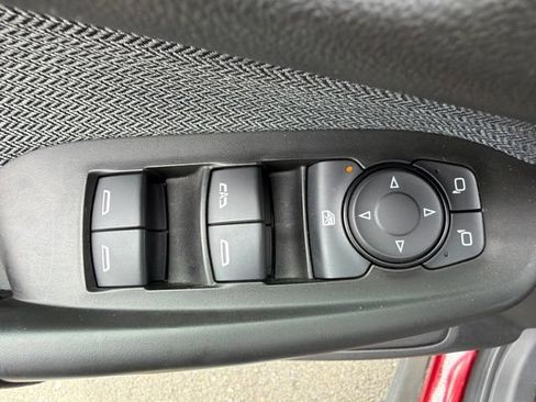 Used 2025 Chevrolet TrailBlazer LT FWD image 12