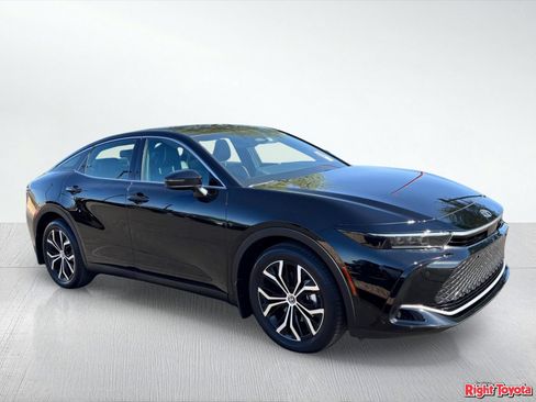 Certified 2024 Toyota Crown AWD/4WD image 7
