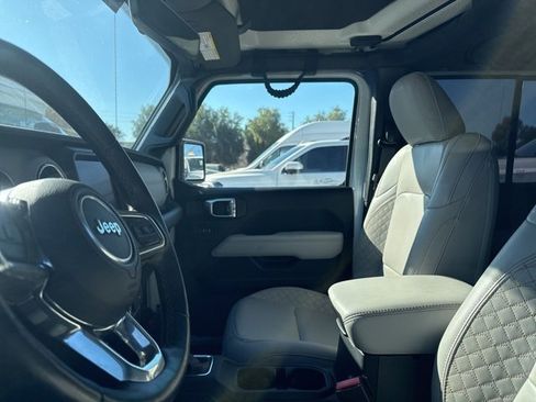 Used 2021 Jeep Wrangler Unlimited Sahara image 6