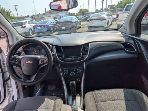 Used 2020 Chevrolet Trax LS w/ Tint and Cruise Package FWD image 14