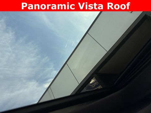 Used 2021 Ford Expedition XLT image 17