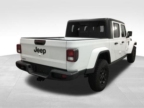 Used 2021 Jeep Gladiator Sport image 13