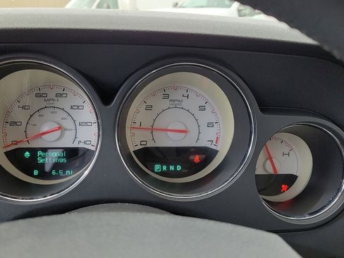 Used 2013 Dodge Challenger SXT RWD image 23