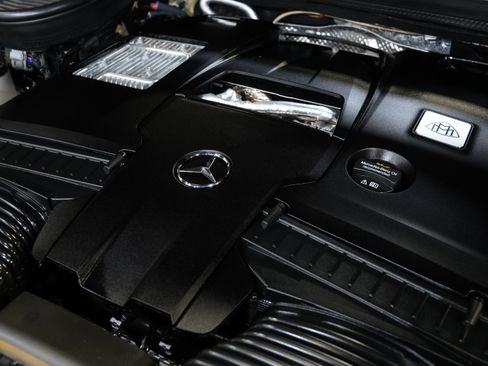 Used 2025 Mercedes-Benz Maybach GLS 600 4MATIC image 77