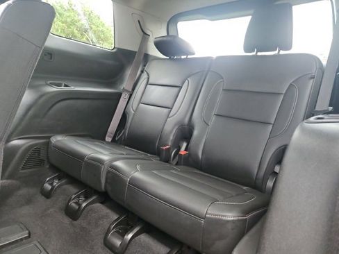 Certified 2023 GMC Acadia SLT image 18