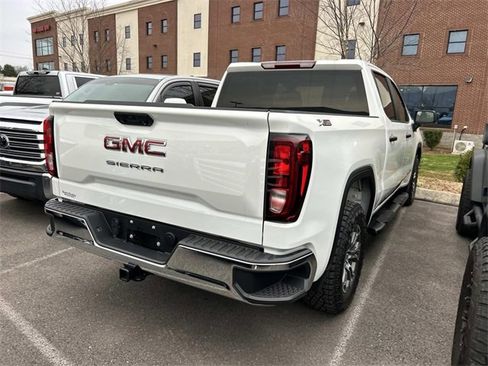 Used 2024 GMC Sierra 1500 Pro w/ Pro Value Package image 4