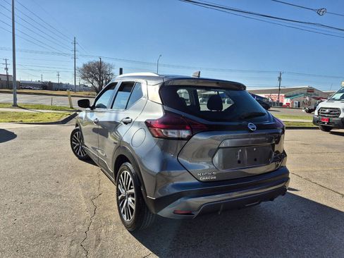 Used 2021 Nissan Kicks SV image 8